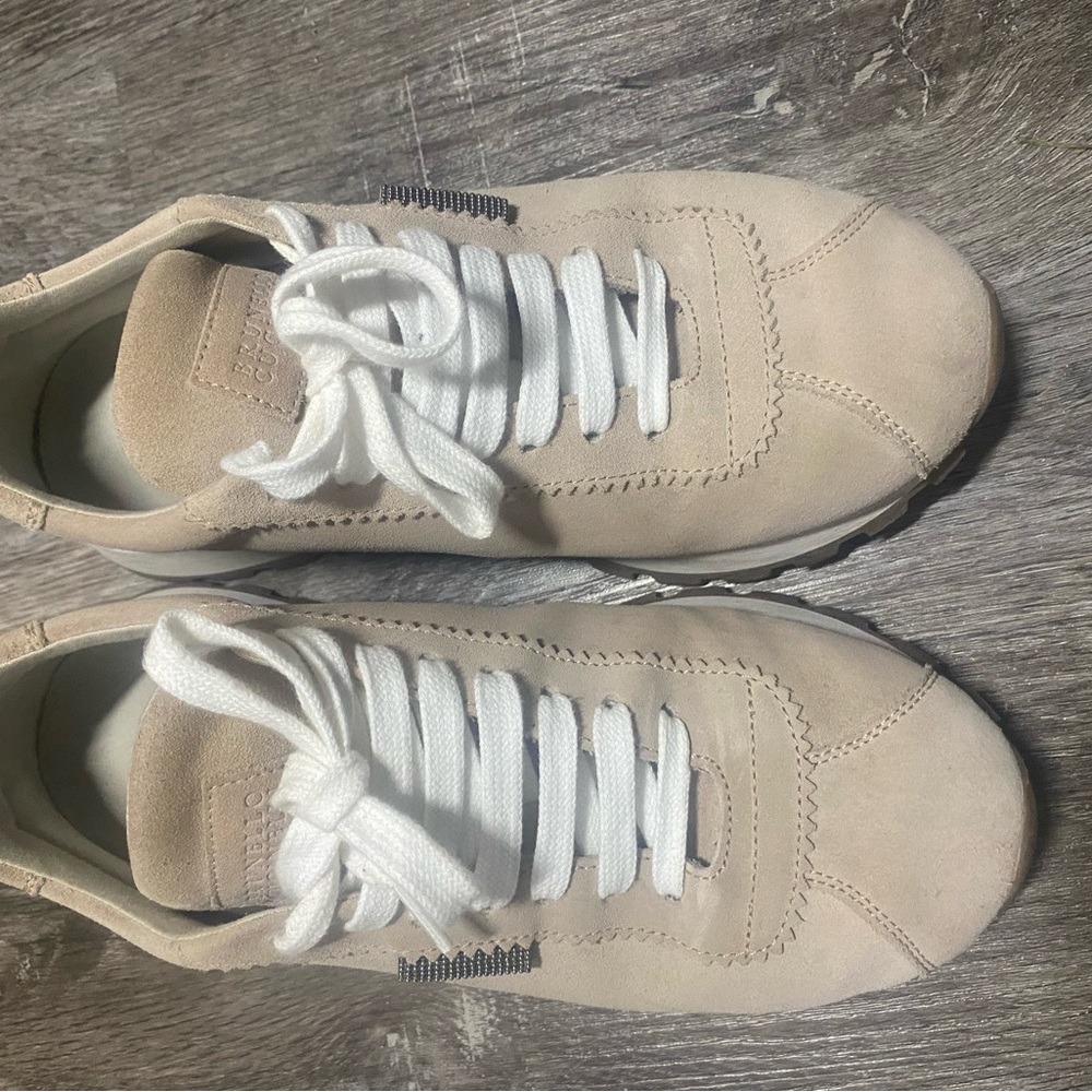 BRUNELLO CUCINELLI
Bead-embellished suede sneakers - Picture 4 of 7